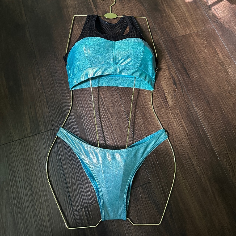 🔥 Cleo “Heart Breaker” Metallic Blue Crop Top (S) + Scanty Pants Bottoms (M) 🔥